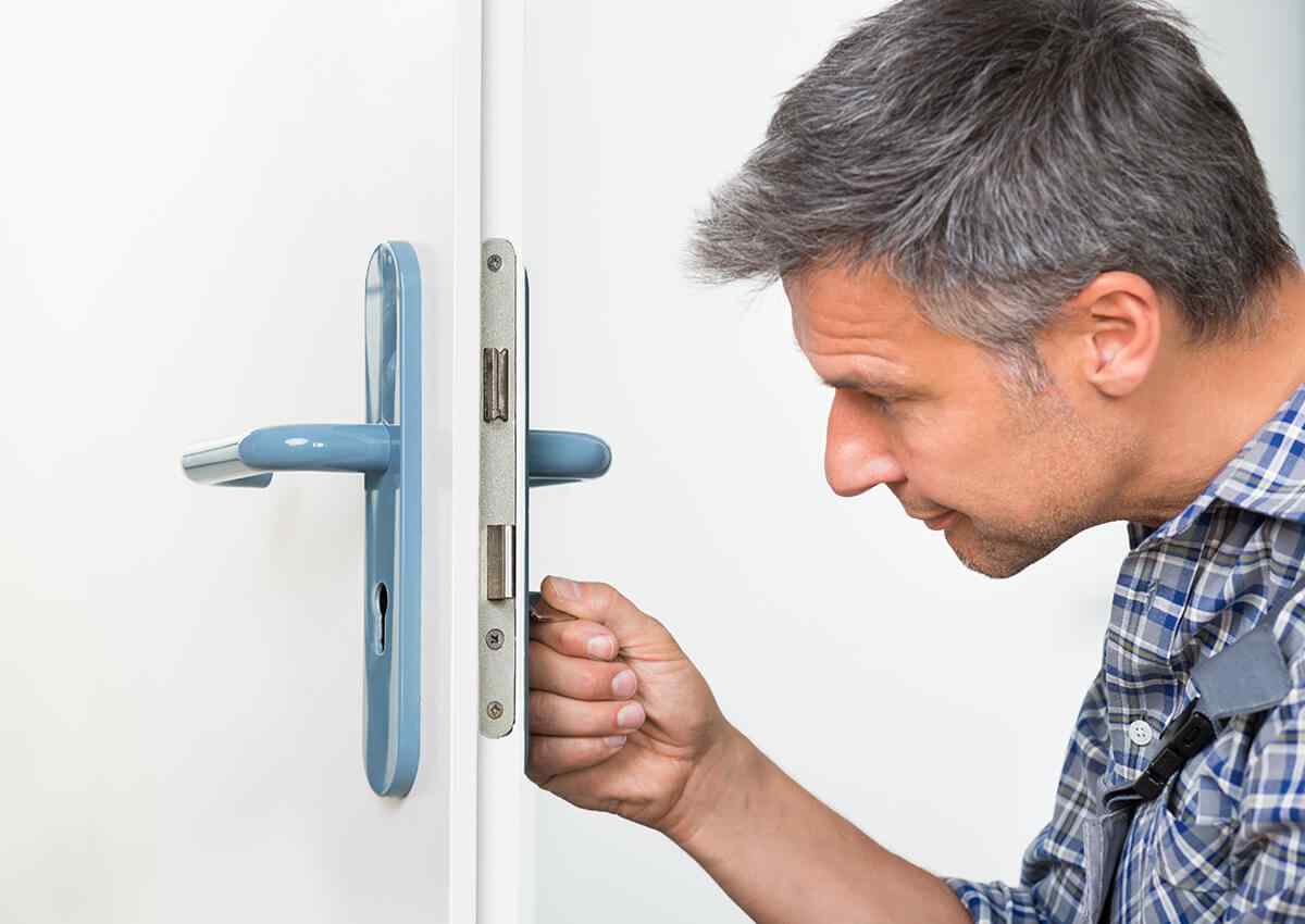 inner_professionals_07 https://handymanofsavannah.com/wp-content/uploads/2018/10/inner_professionals_07.jpg